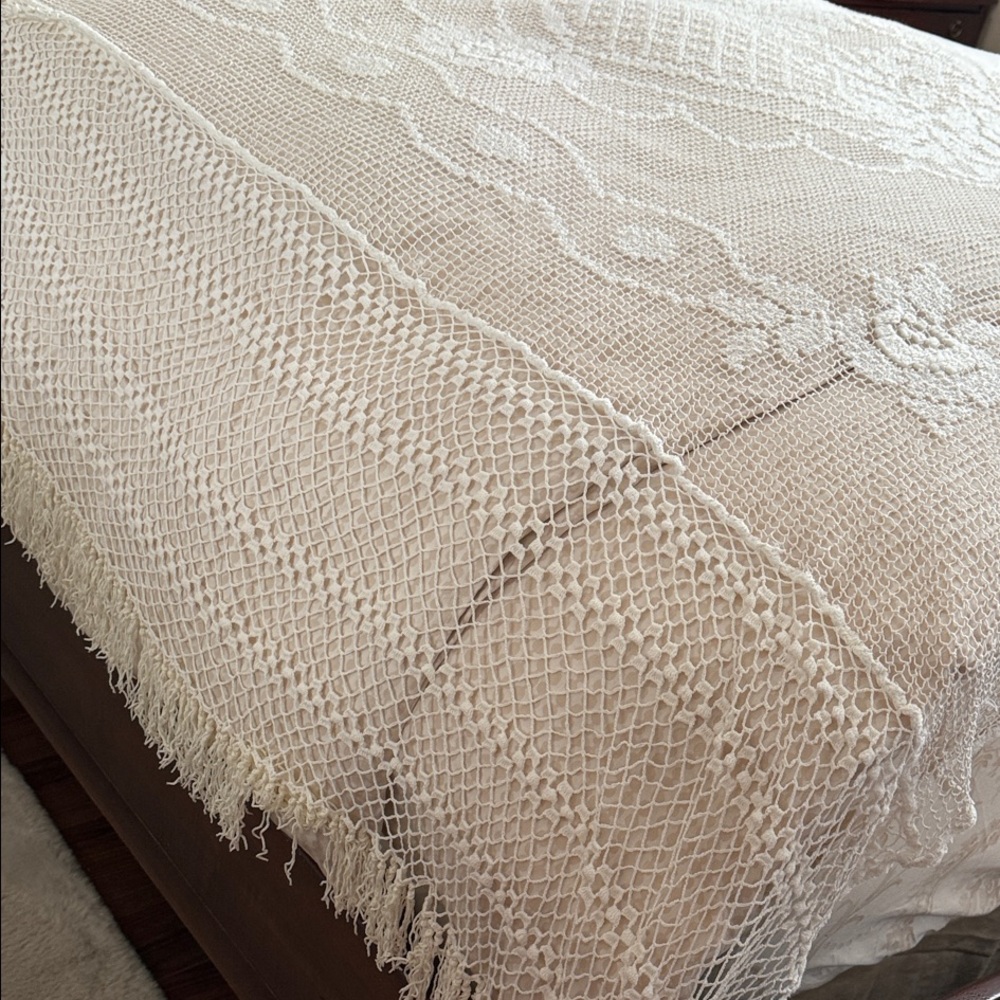 🌹❤️HOST PICK! 🥰 Vintage Elegant Crochet Top Cover Bedding